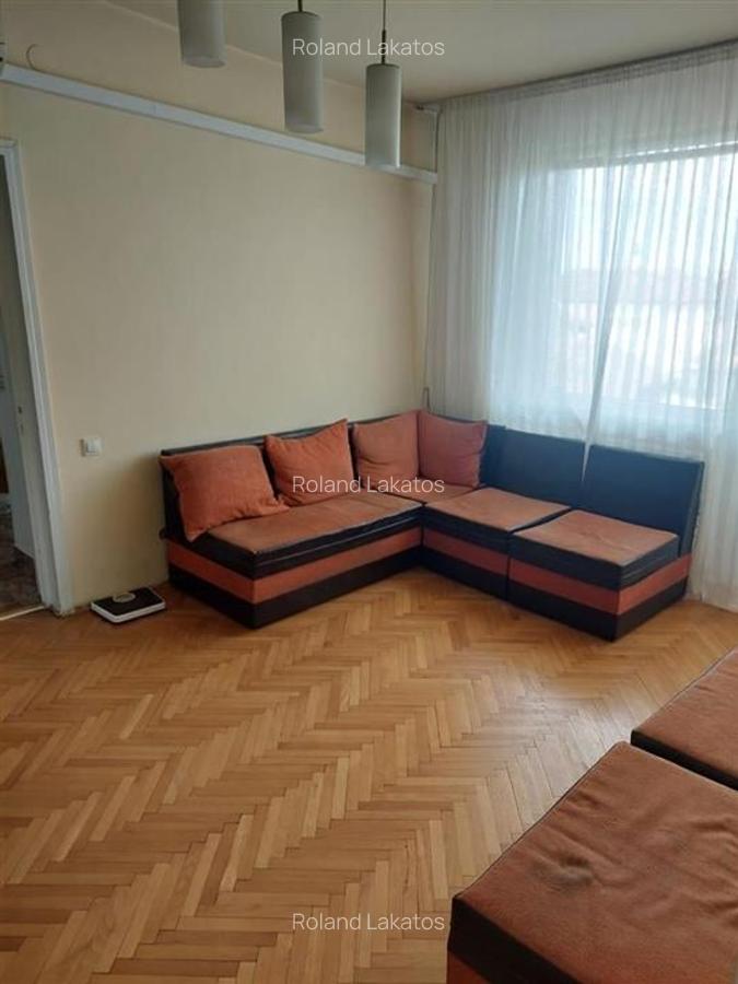 RECO . Apartament cu 2 camere central . - 1