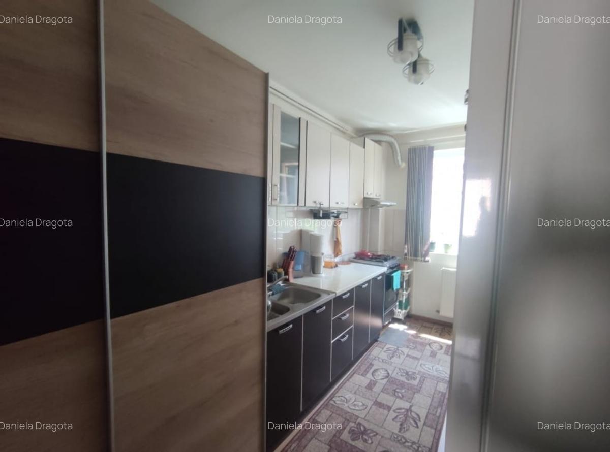 Apartament 2 camere decomandate zona Coresi - 8