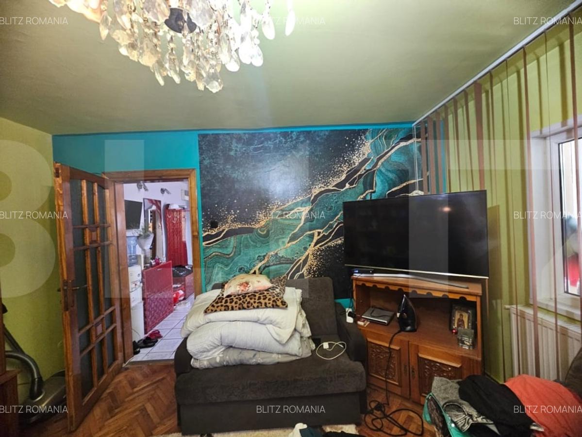 Apartament 3 camere zona Soarelui - 1