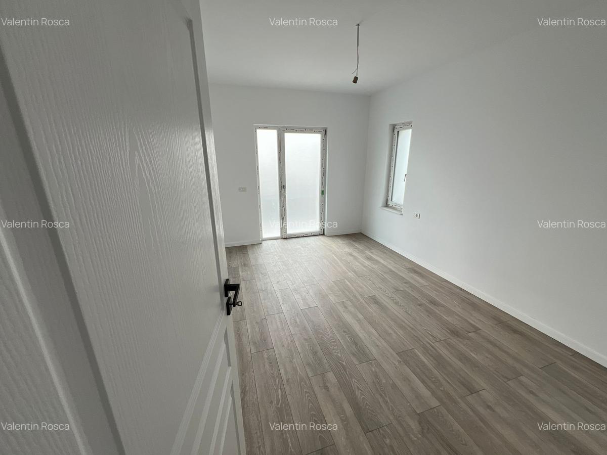 Vila superba la strada principală - finisaje de lux, direct de la proprietar - 9