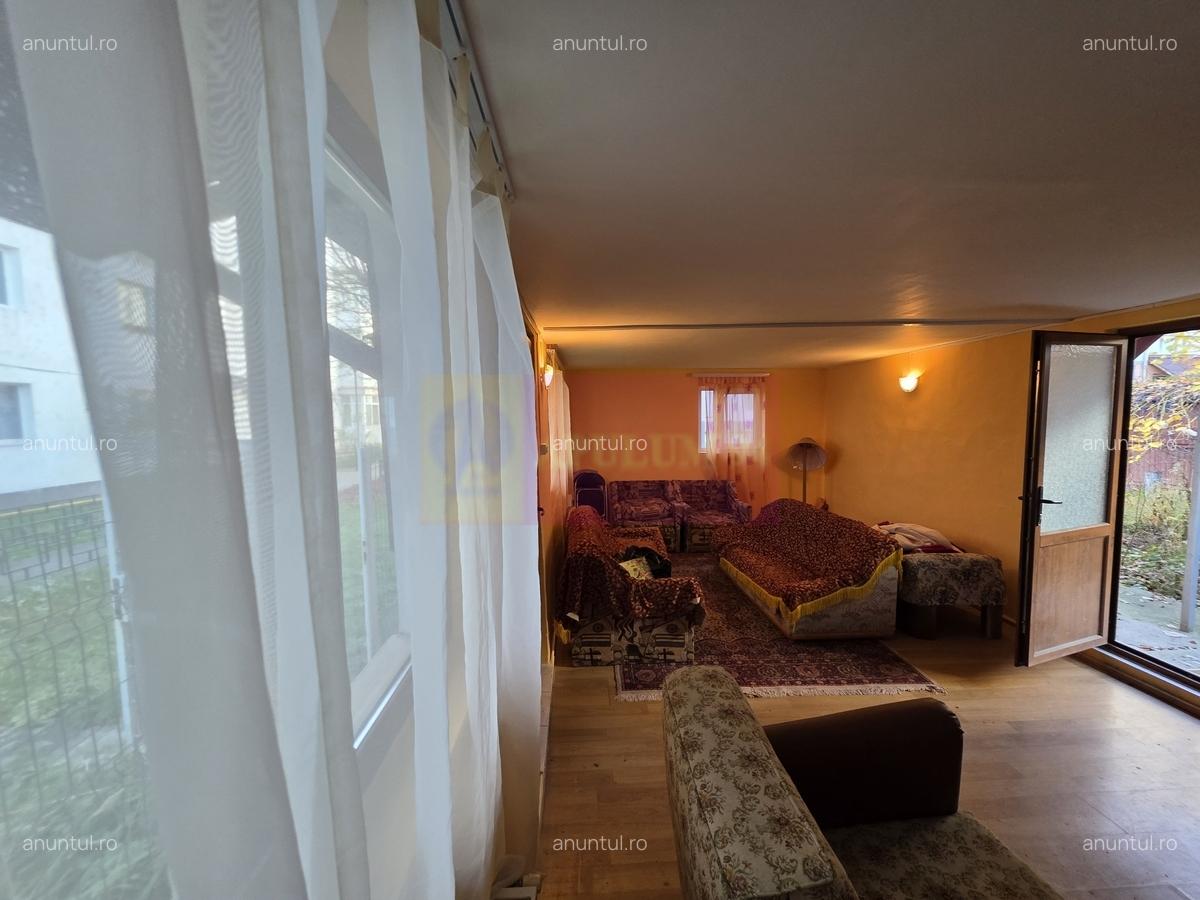 Casa de vanzare cu 3 camere in Campina - 19