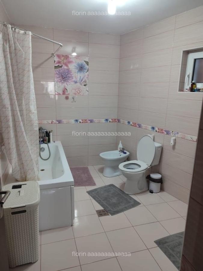 Casă de vânzare 2200 mp2 - 11