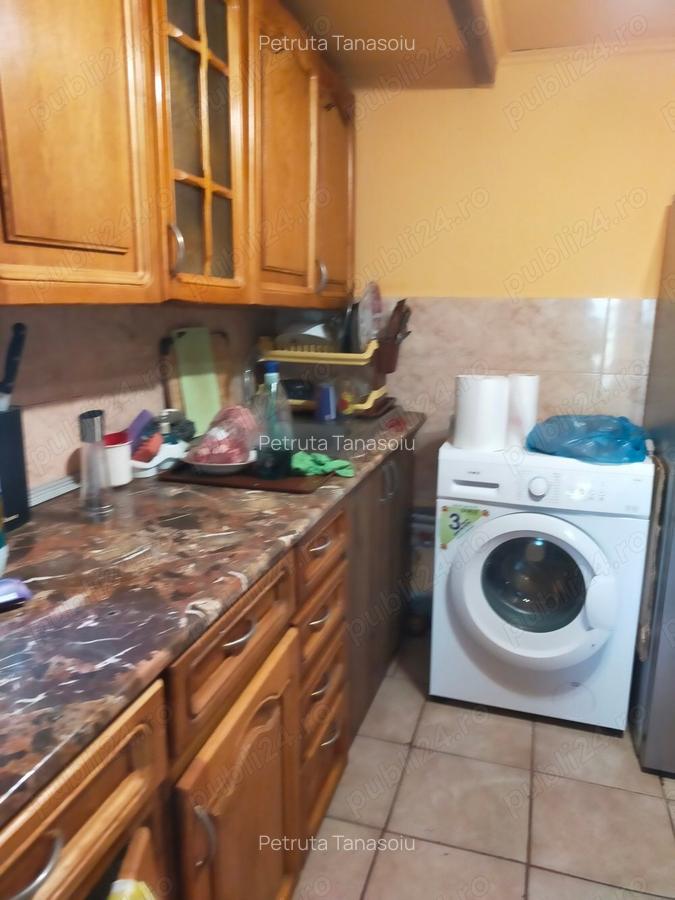 Vand casa la curte - 2