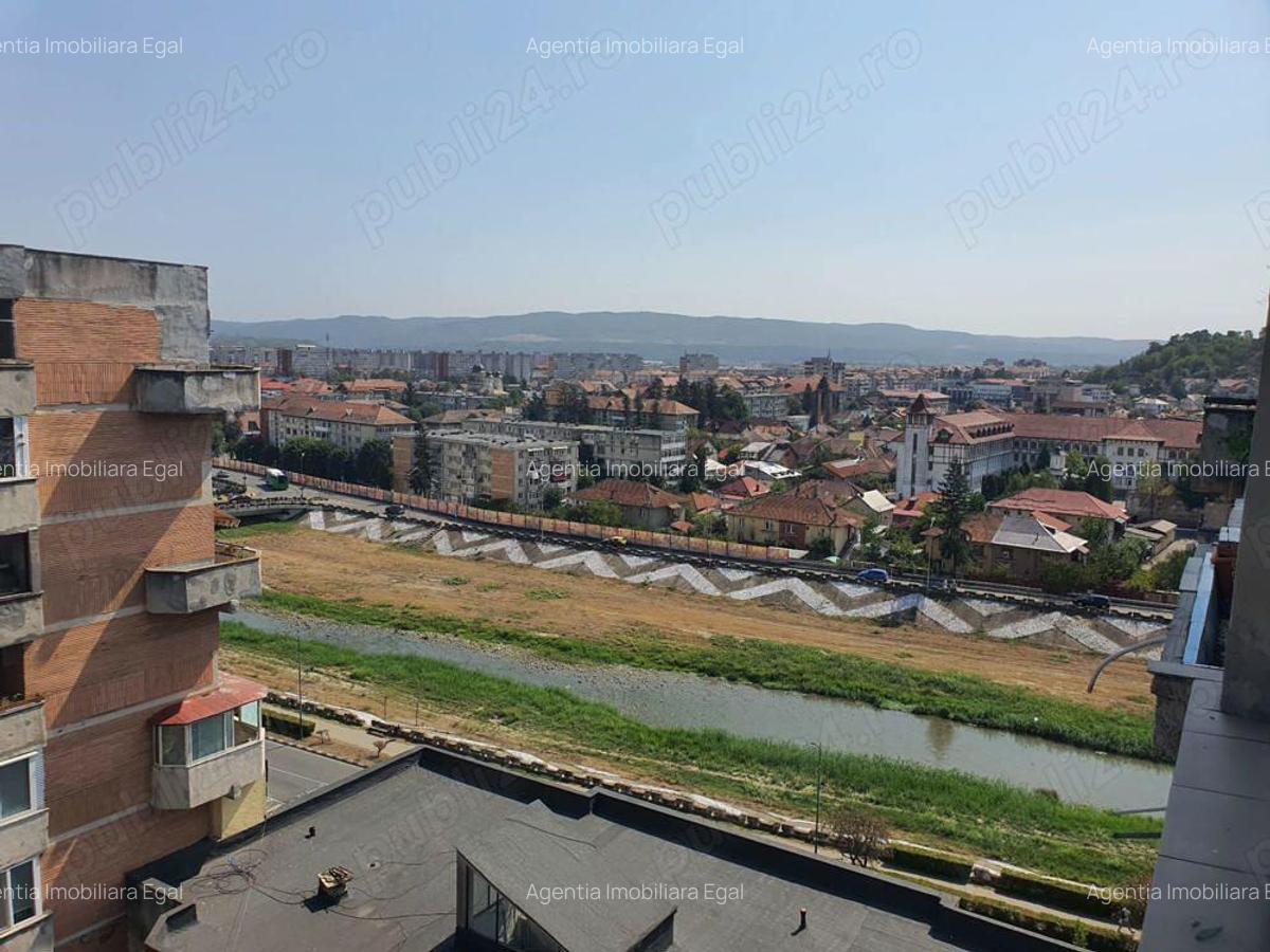 Apartament trei camere, zona Zavoi - 3