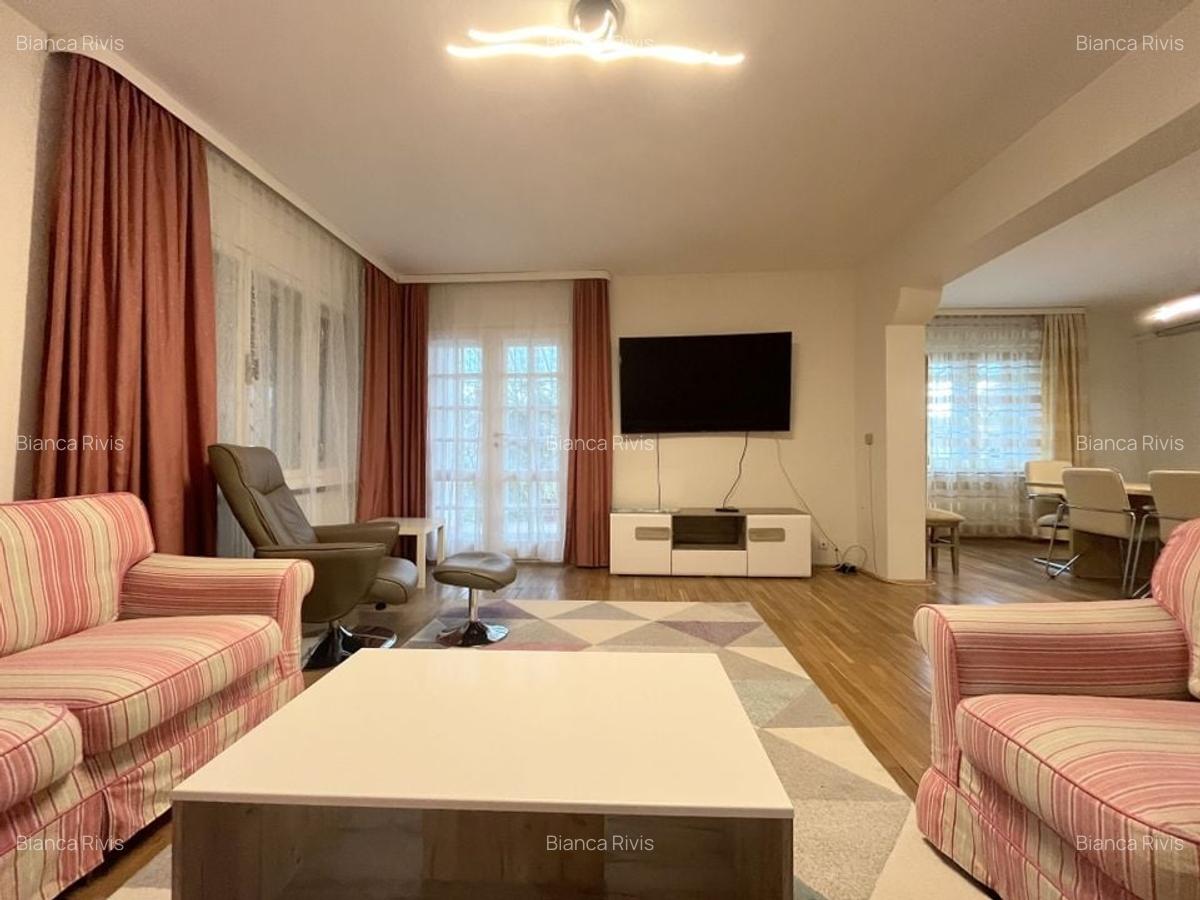 Apartament deosebit pe două nivele, într-o vilă elegantă - 1