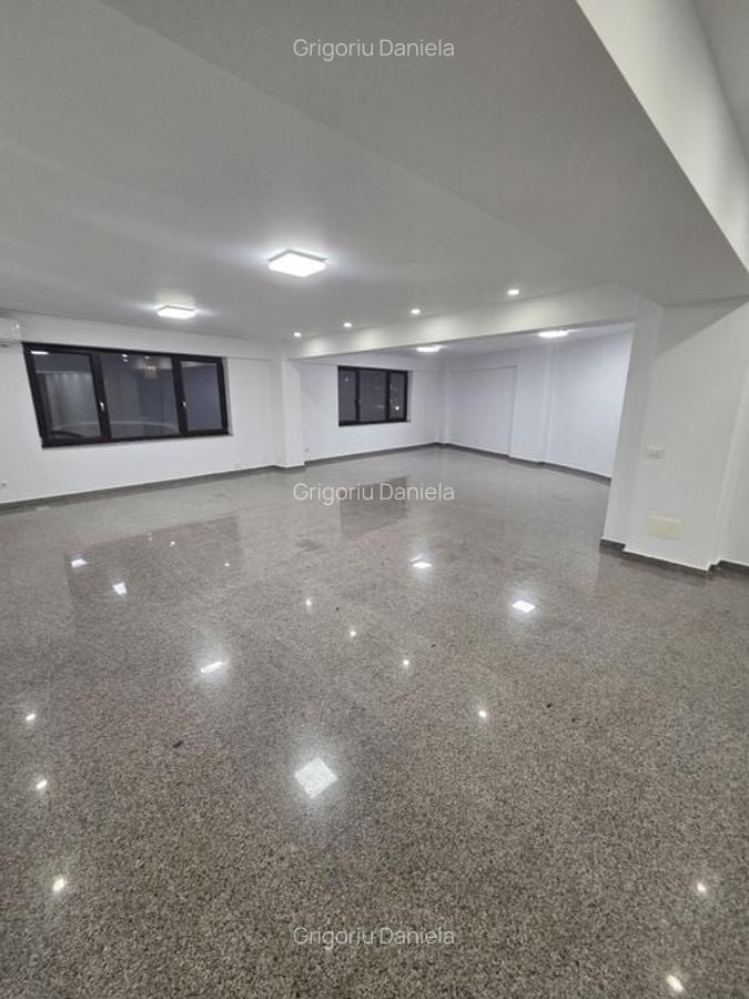 Spatiu comercial, Damaroaia/ Petrom City, terasa 37mp+boxa+2locuri par - 8