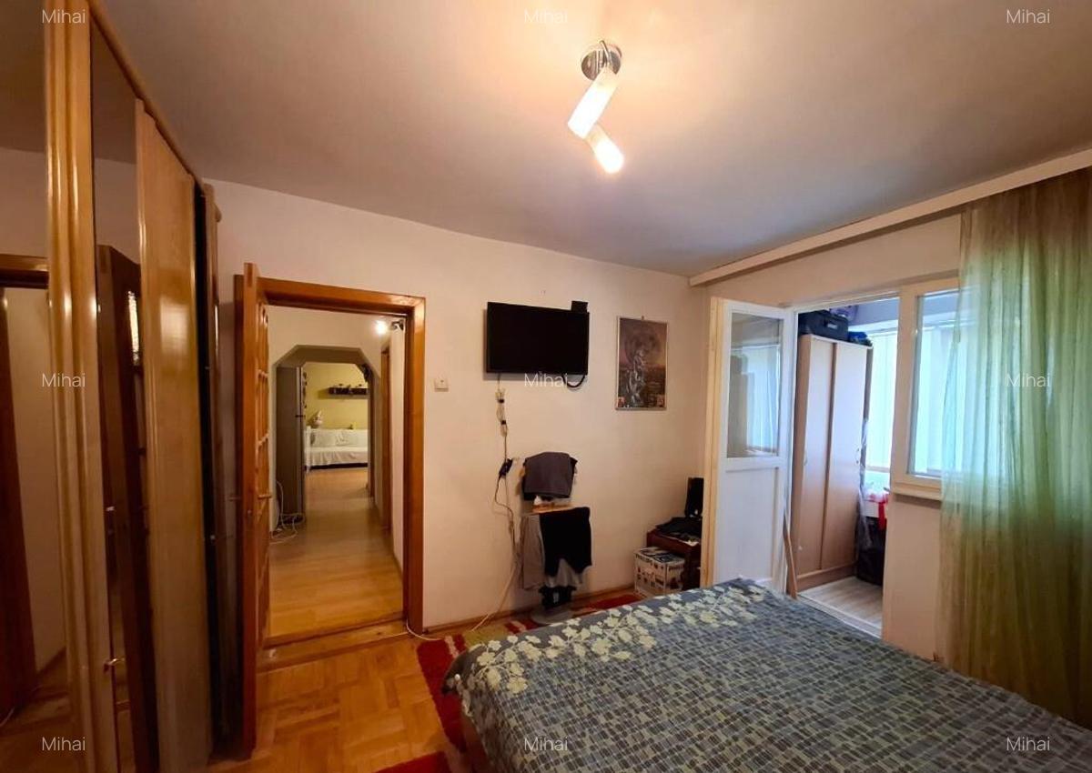 De vanzare Apartament 3 camere, central, Foc?ani Etaj 1 - 8
