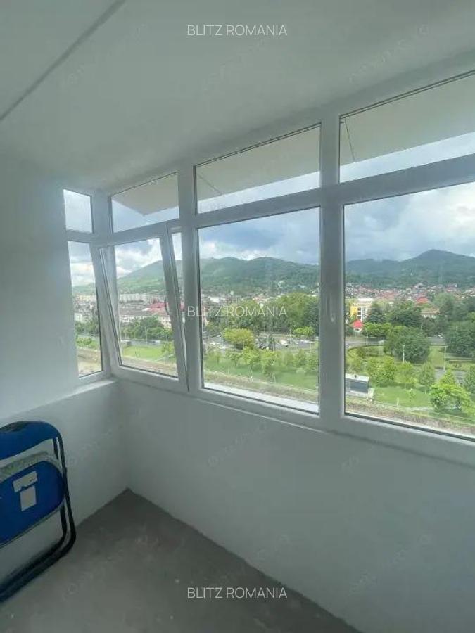 Apartament de vanzare, cu 2 camere semidecomandat, 52 mp, zona ultracentrala - 3