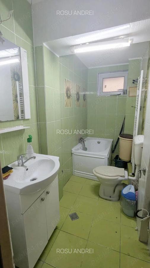 Metrou Universitate Izvor, 3 camere 70 mp in bloc Centrala Proprie, AC - 3