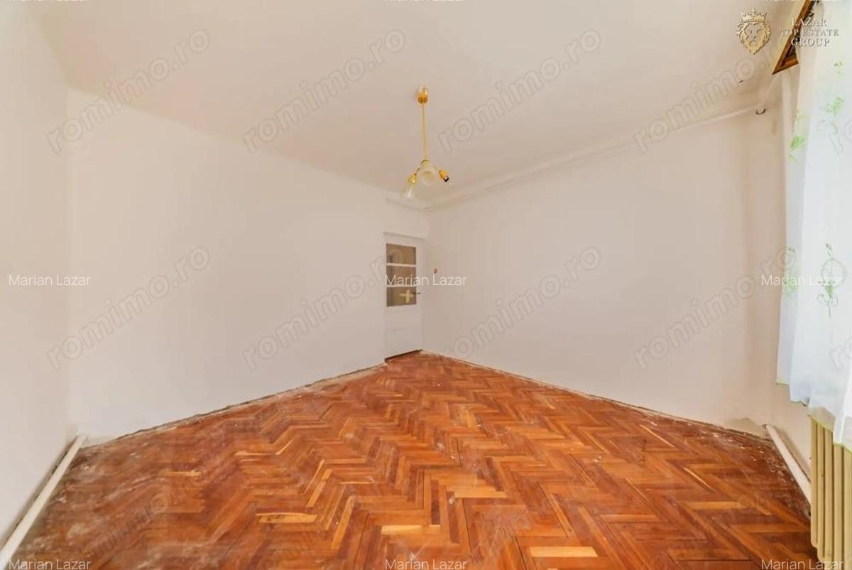 Casa 4 camere de Vanzare - 4