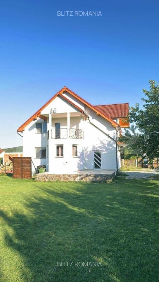 Casa spatioasa cu teren generos, Unirea - 28 ari, 230 mp utili - 1