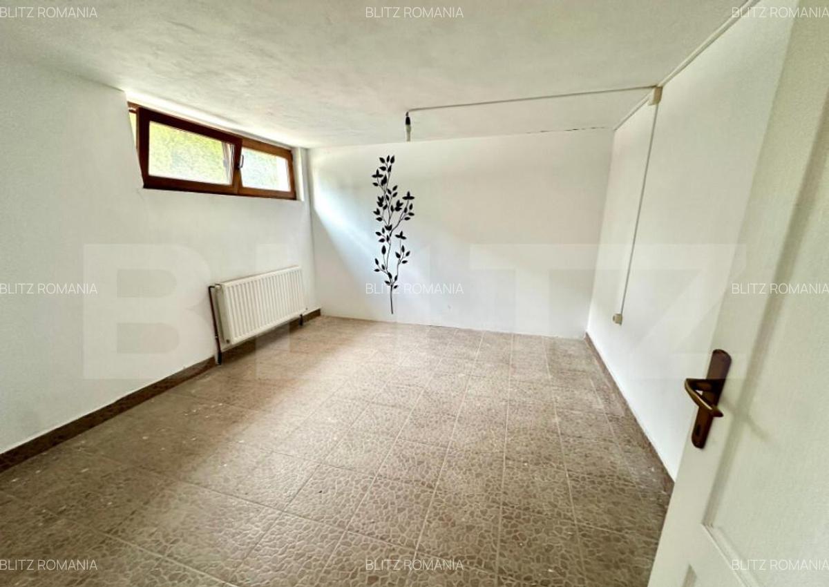 Casa individuala de vanzare 3 dormitoare, garaj, subs - 15