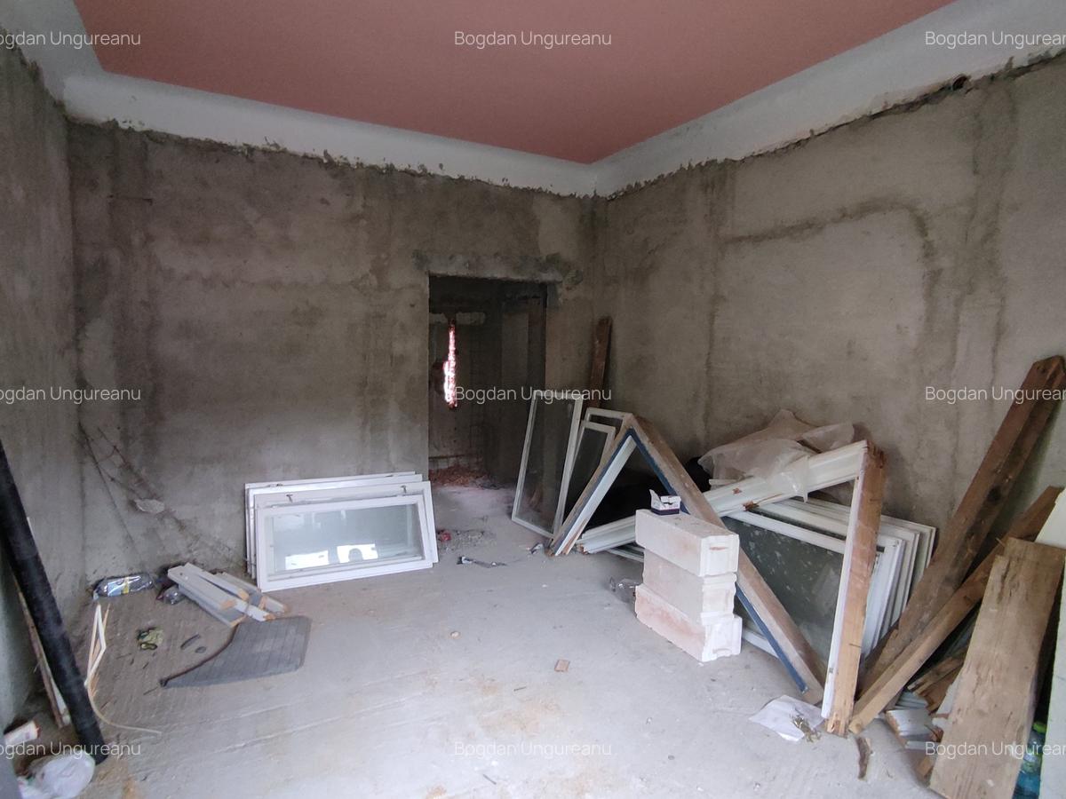 Sinaia / Peles - Vila D + P + M - 10 Camere - 260 mp utili - 700 mp teren - 9
