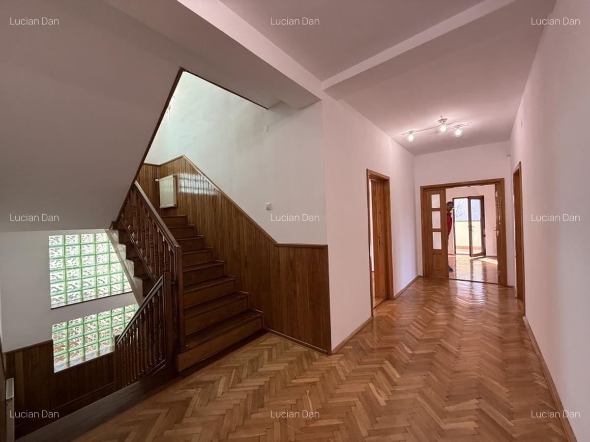 Vila spațioasă în Sisesti | 600 mp | 9 locuri de parcare | Teren 1500 mp - 8 Vila spațioasă în Sisesti | 600 mp | 9 locuri de parcare | Teren 1500 mp - 8