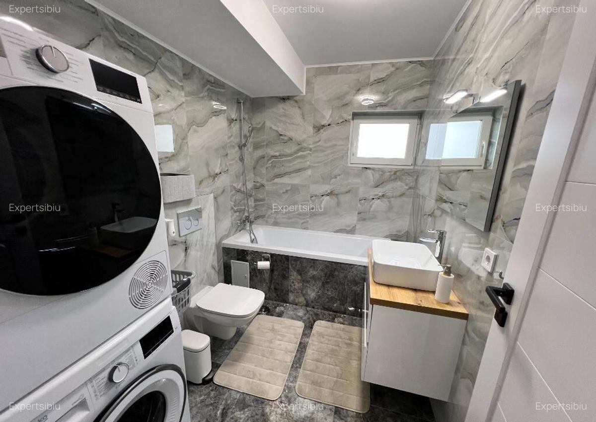 Inchiriere casa 4 camere decomandate ?elimbar, str. Triajului - 1