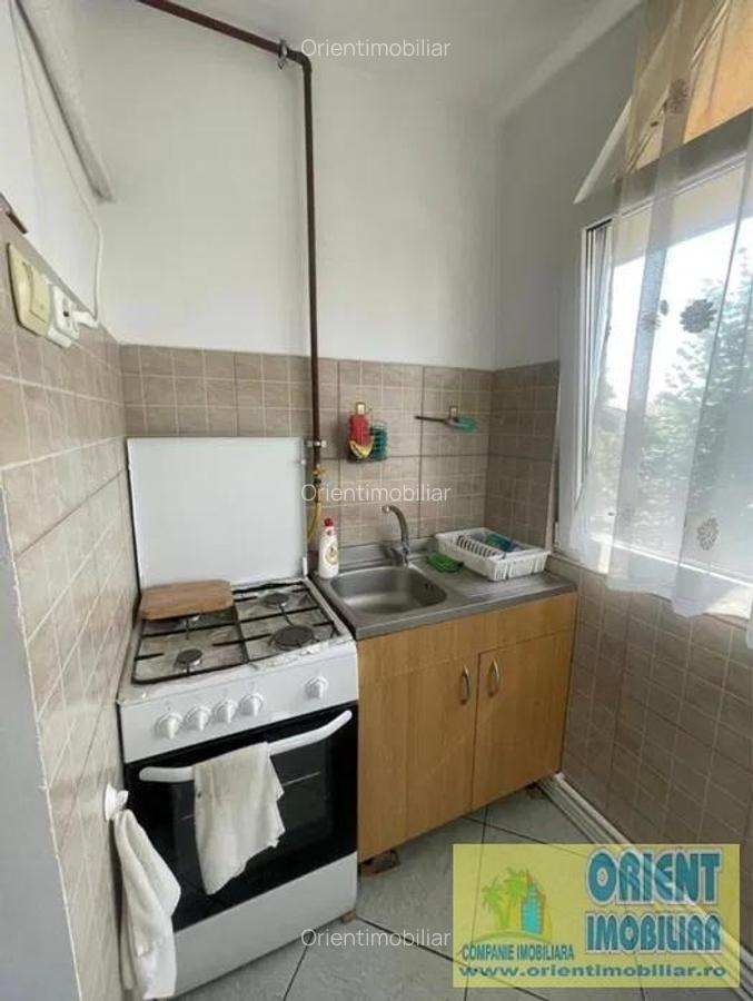 Inel 2, Dezrobirii, decomandat, 2 camere, renovat, gaze, vanzari Constanta - 4