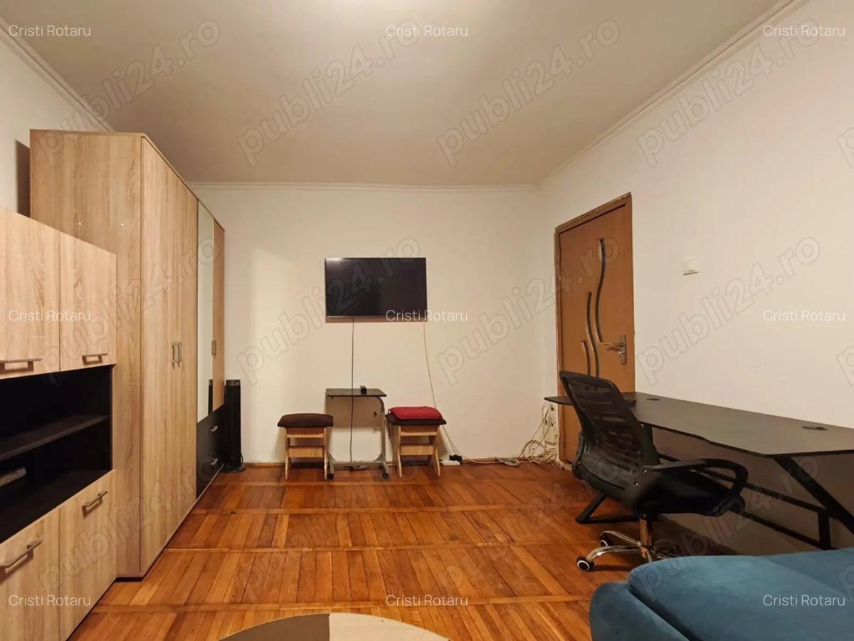Proprietar, inchiriez apartament o camera, decomandat, mobilat, zona Buzia?ului.Pret: 250 euro. - 2