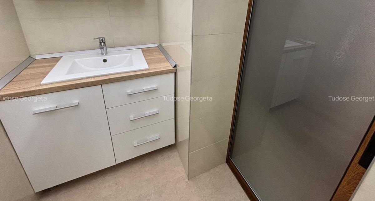 Casă cu 4 camere în Central - 9