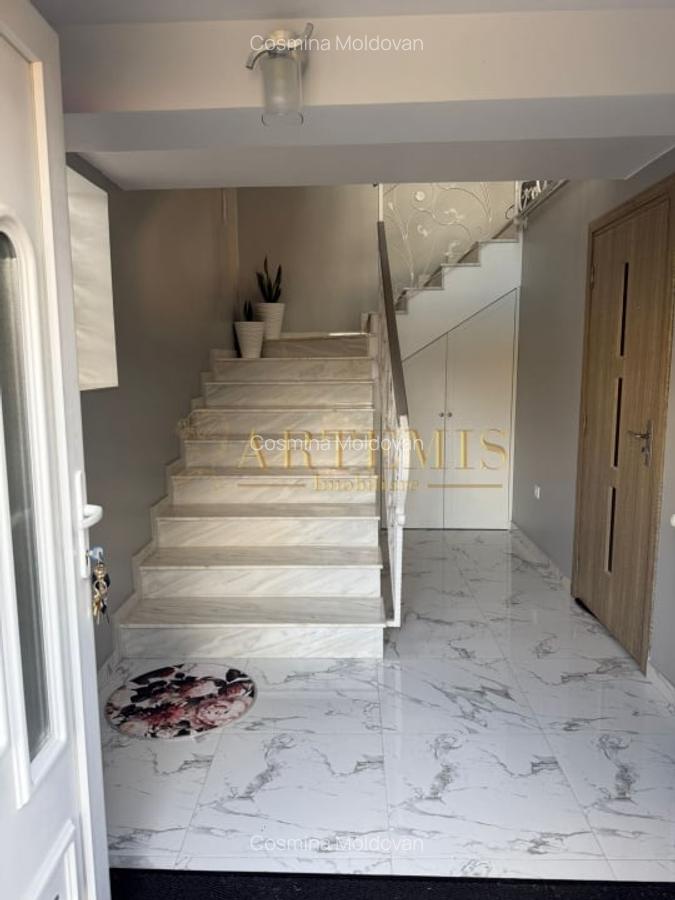 Casa individuala, decomandata,  4 camere, 250 mp., teren 1600 mp., zona Centura - 1