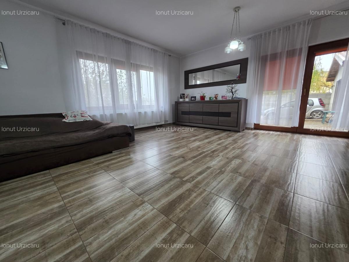 Vila cu 4 .camere 3. bai --249 mp utili - teren 881mp - 5