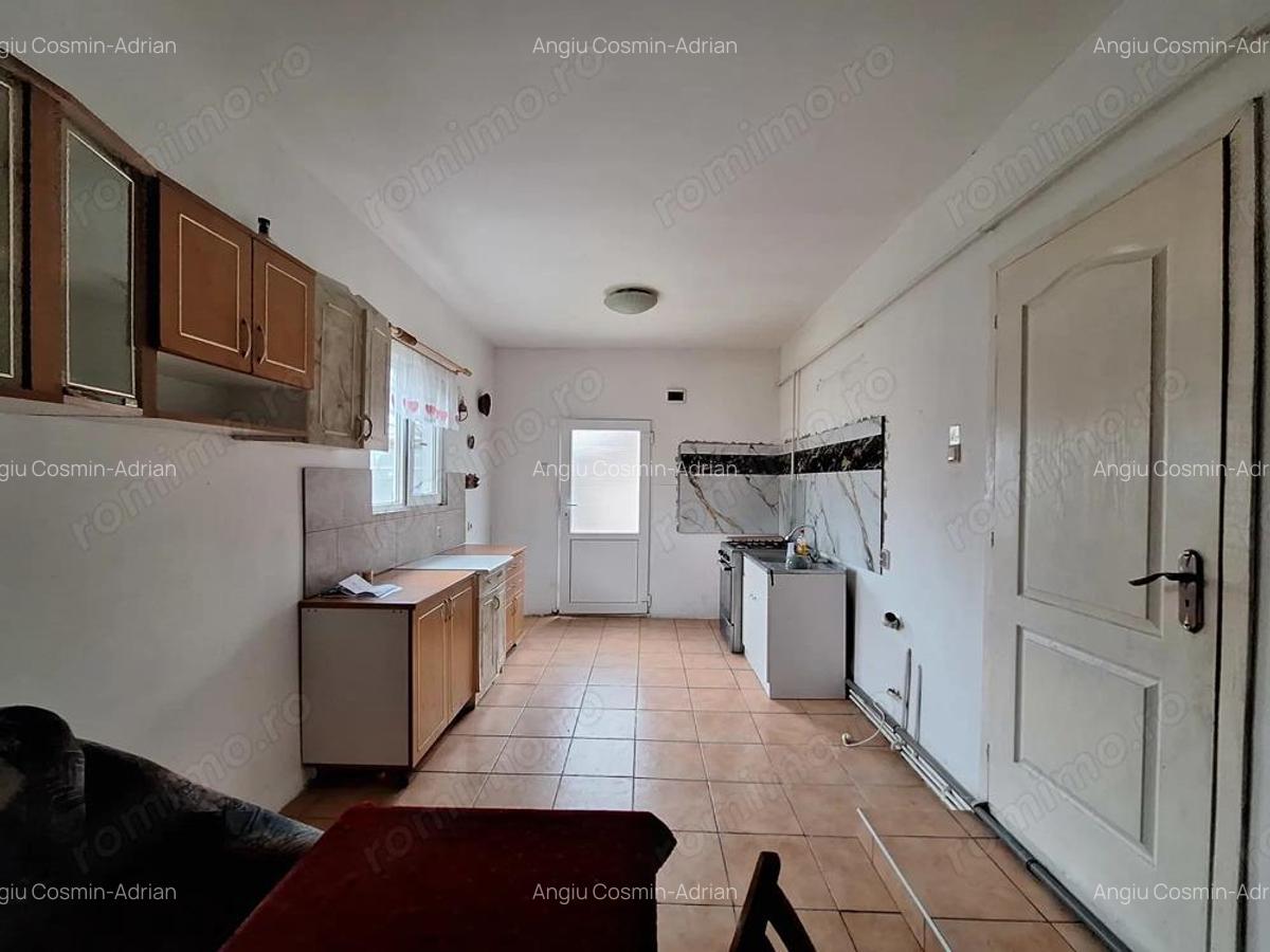 Casa individuala in oras. Teren generos. - 11