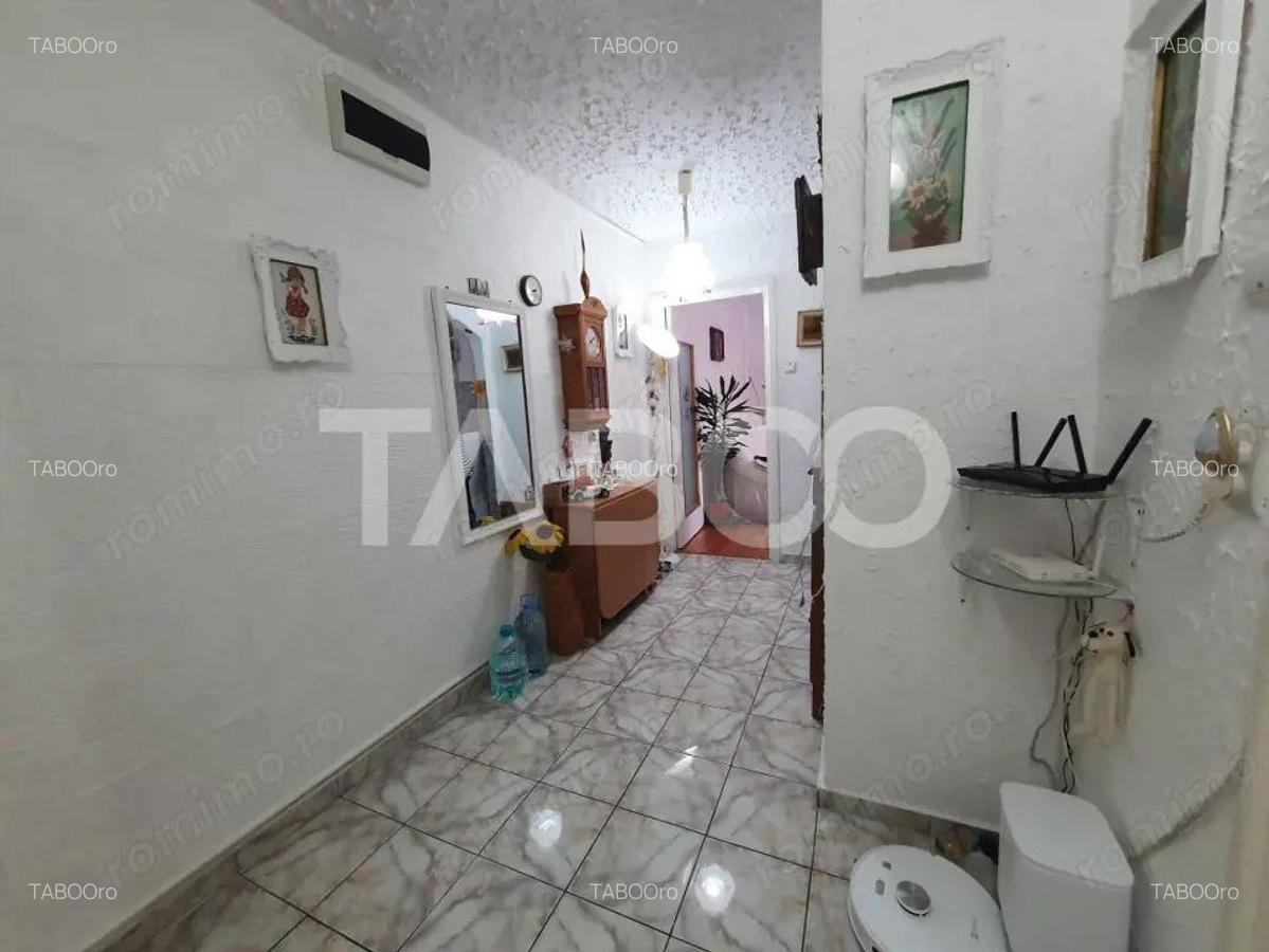 Apartament 3 camere zona 1 Decembrie 65 mp utili + 5 mp balcon - 5