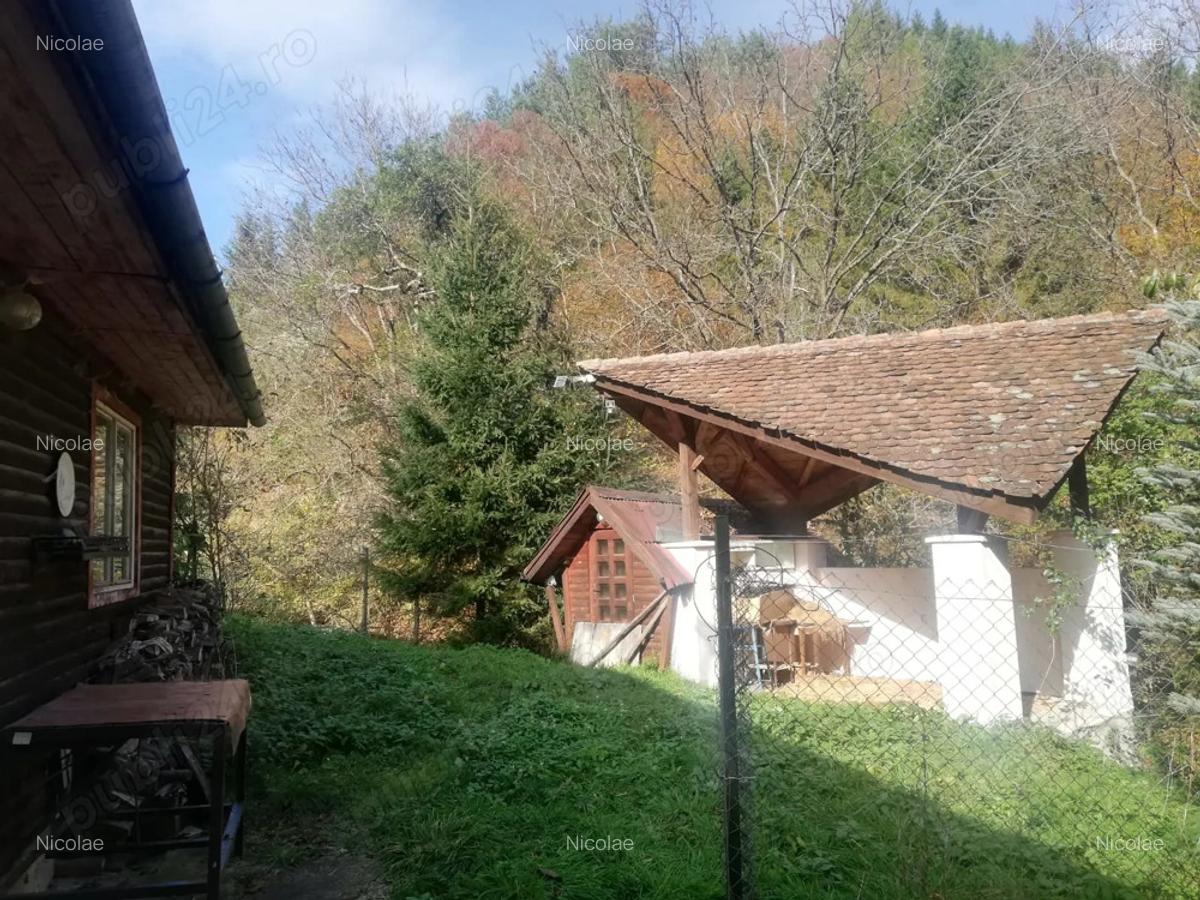 Casa de vacan?a cu teren, utilita?i ?i priveli?te de vis - 2