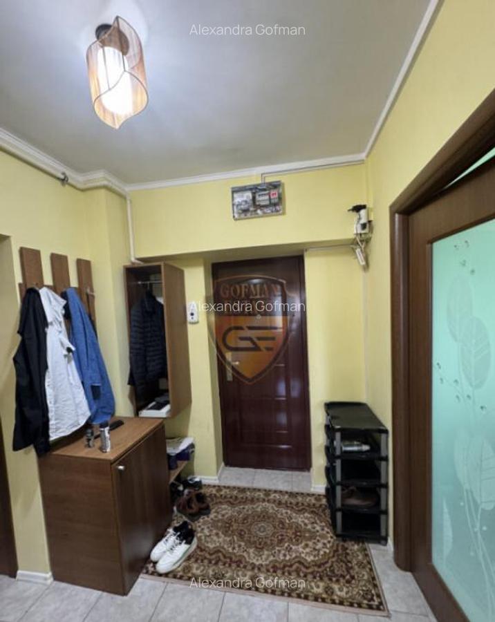 2 camere et 6/10, decomandat, Tomis Nord Bd Tomis col? cu S - 10