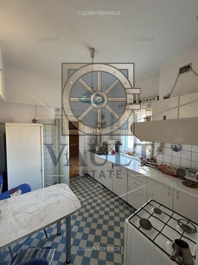 Apartament 3 Camere in Vila -Curte/Garaj  - Bulevardul Dacia - 11
