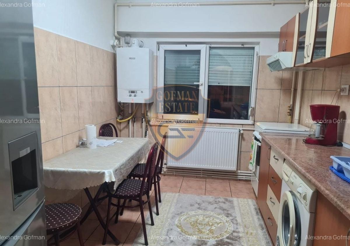 Inchiriez apartament 3 camere - 3