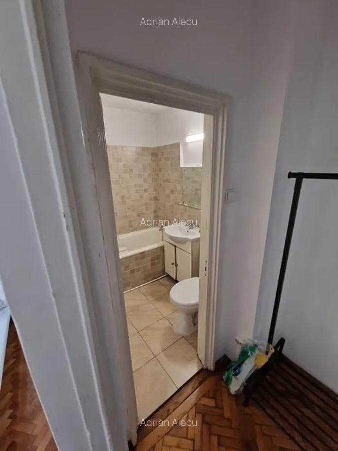 Apartament 3 camere, semidecomandat, 69 mp, ac, metrou aproape, 1 Mai - 8