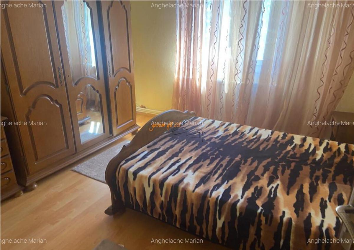 Apartament 3 camere , zona Casa de Pensii , et 2/4 , decoman - 12