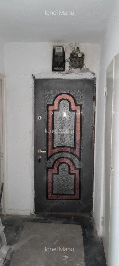 Vand Apartament decomandat 4 camere in Alexandria, pe str. Bucure?ti la intersec?ie cu Str. Ghica - 2