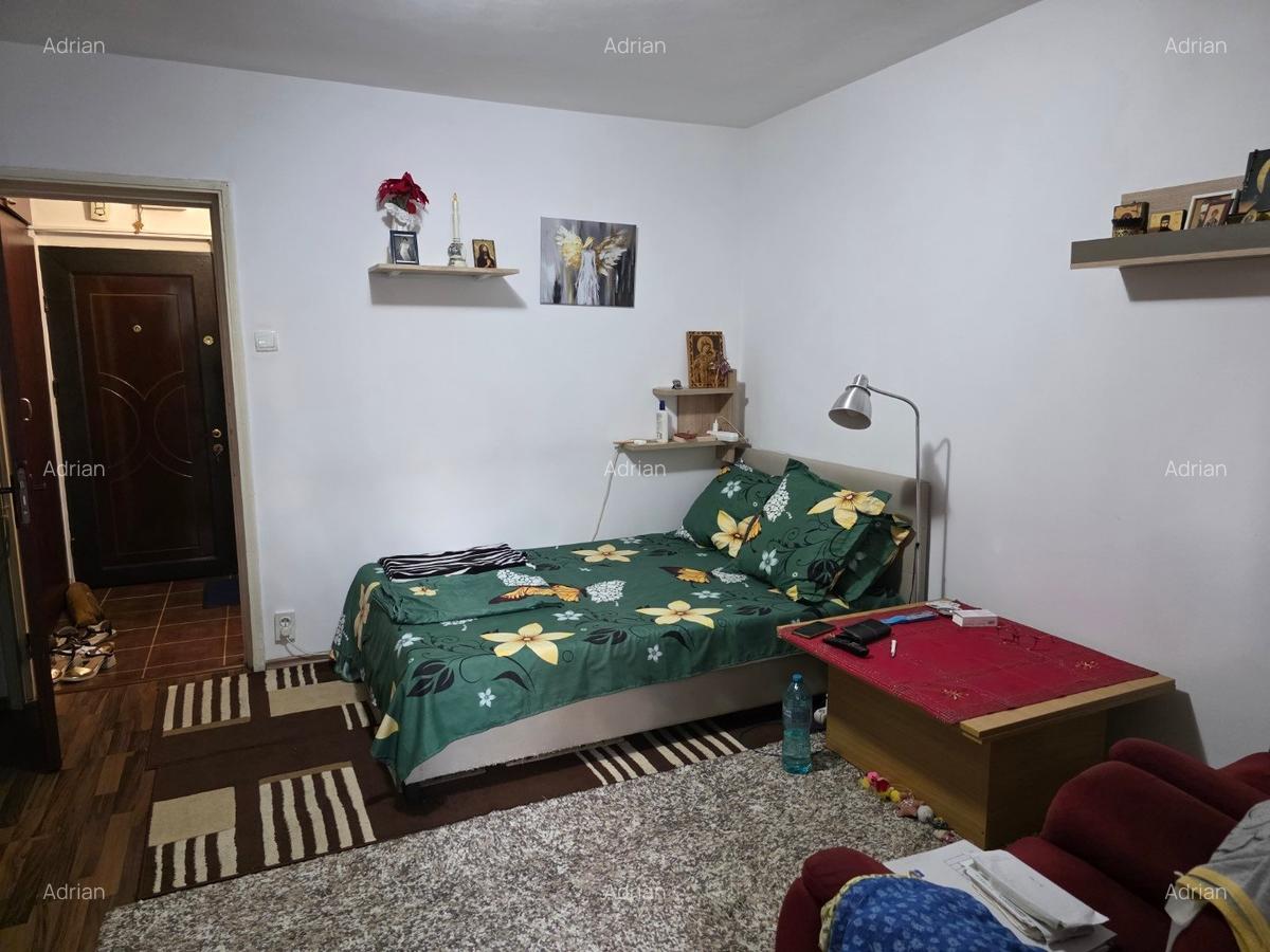Titan, piata Minis, chiar pe Barajul Bicaz, Faur poarta 4, bloc reabilitat, - 5