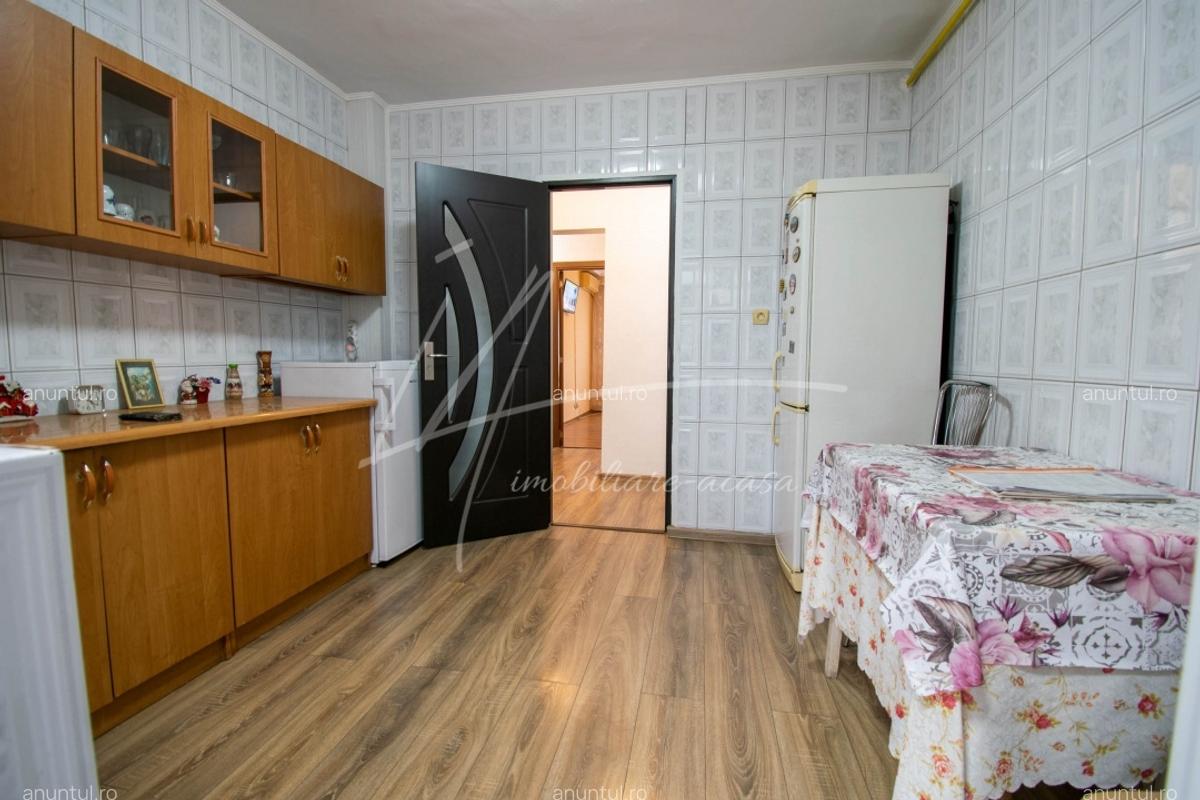 Stefanestii de Jos, 3 camere 70 mp,2 bai,centrala proprie,etaj 1/2,Comision 0% - 6