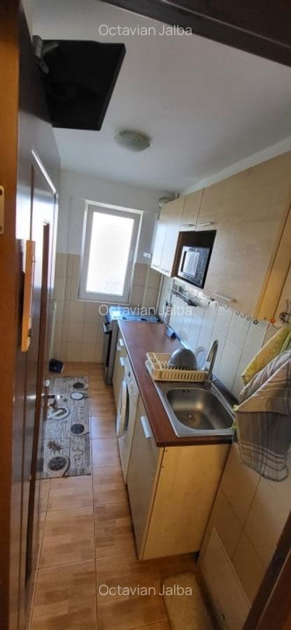 Apartament de 2 camere, 45 mp, decomandat, metrou, zona 1 Decembrie 1918 - 4