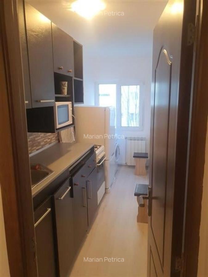 Garsonieră decomandată în Tei - 7