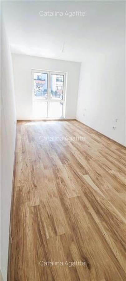 Apartament cu 3 camere decomandat în Tractorul - 9