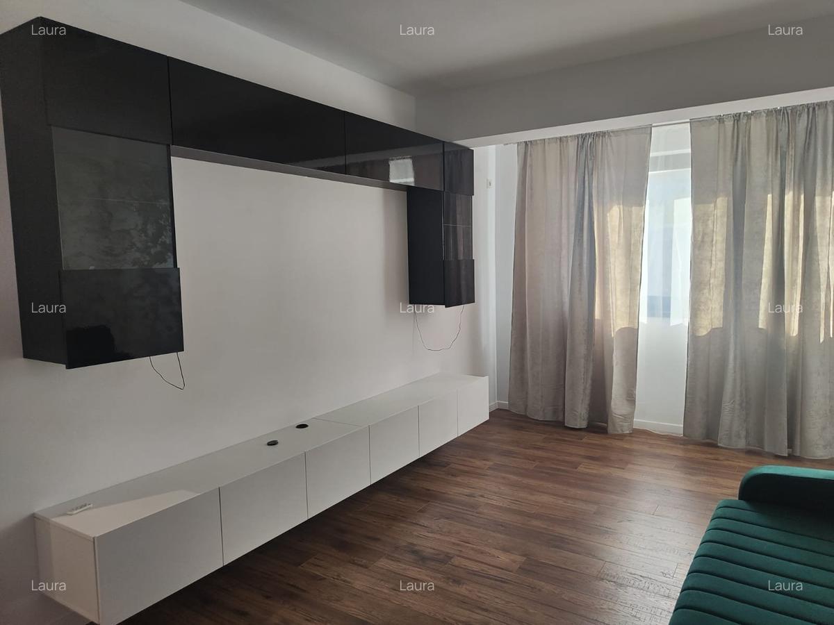 Bloc Nou, 2 camere decomandat 400 EUR/luna - 1