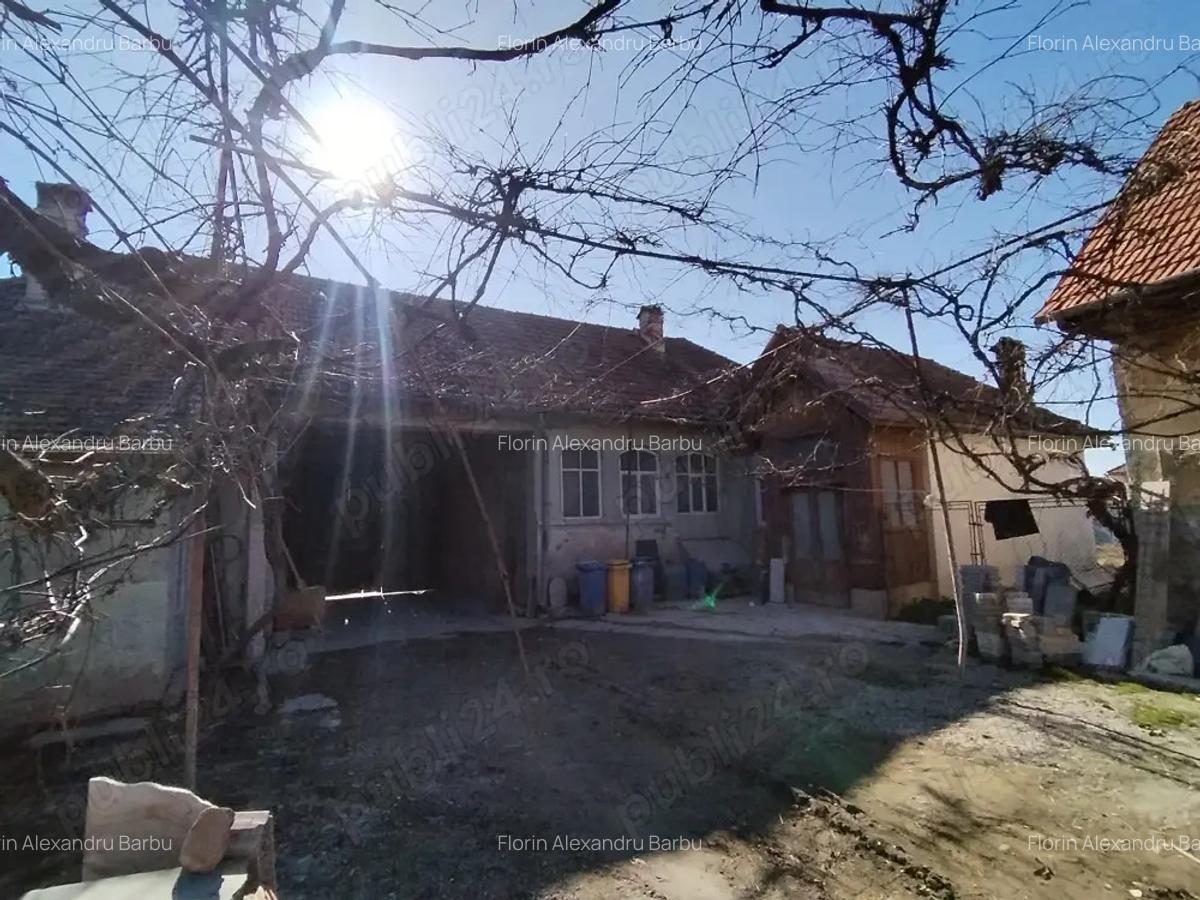 Casa tradi?ionala cu 2 corpuri, grajd, ?ura ?i 1200 mp teren Lisa, Bra?ov ideal turism rural - 2