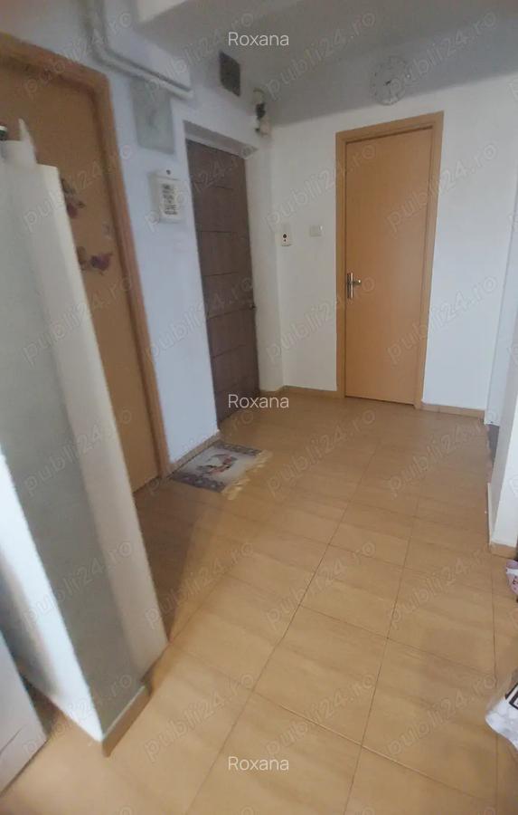 Vand apartament 3 camere decomandat zona Banu Maracine - 10