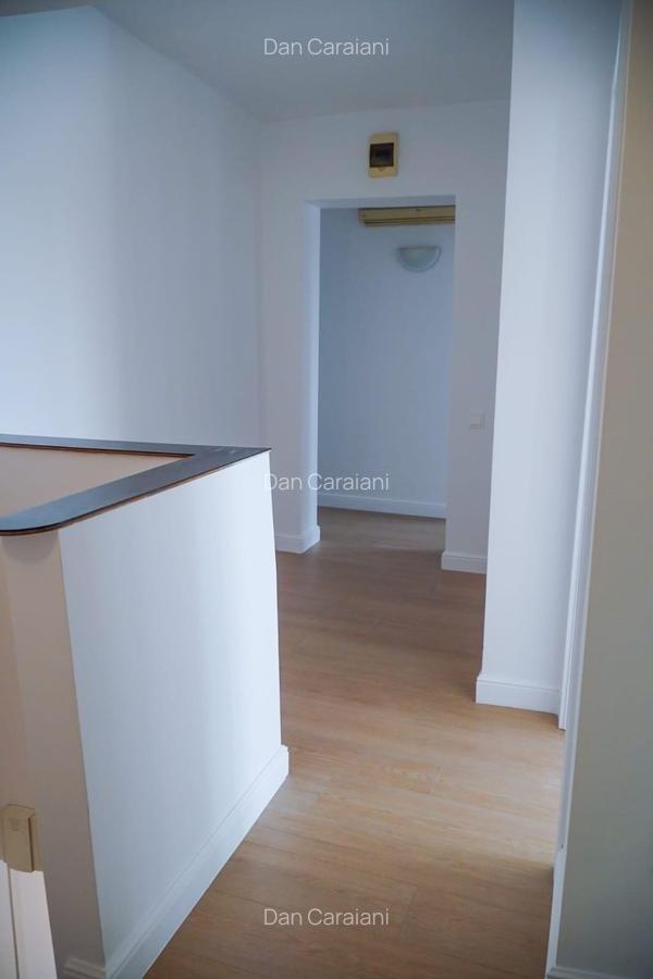 Vând duplex etajul 4 și 5 zona Trocadero - 9