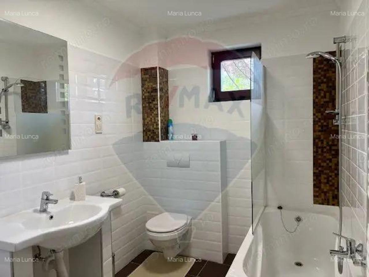 Casa / Vila cu 4 camere de vanzare - 2