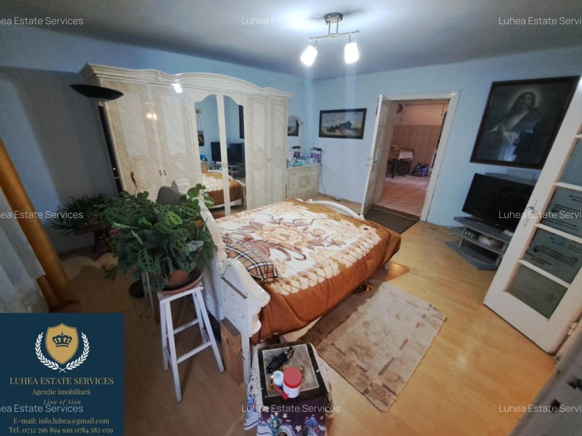 Casă 3 camere, 2 bucătării, Reșița, Muncitoresc - 1