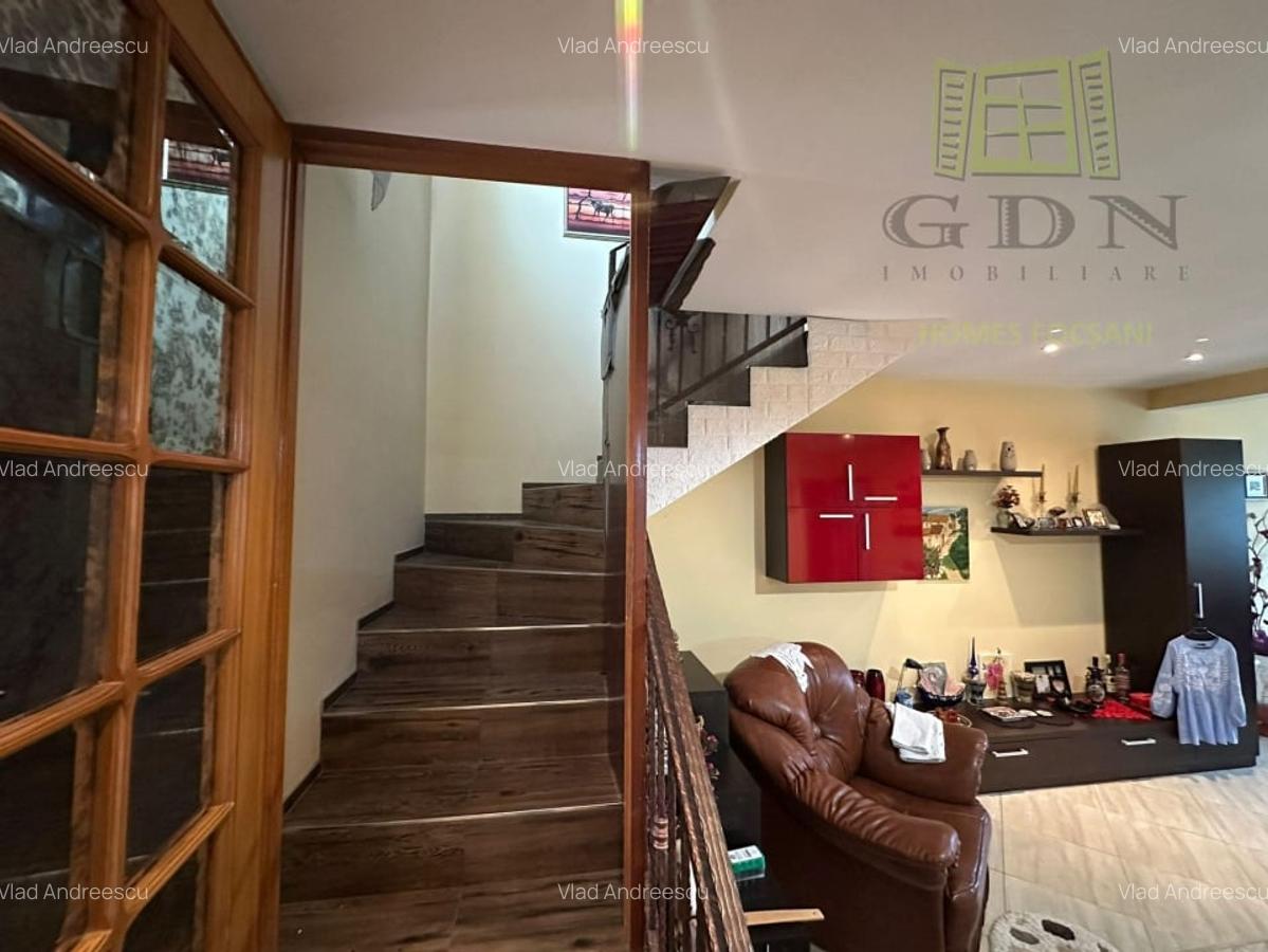 Casa de vanzare P+1 Vanatori,Vrancea - 6