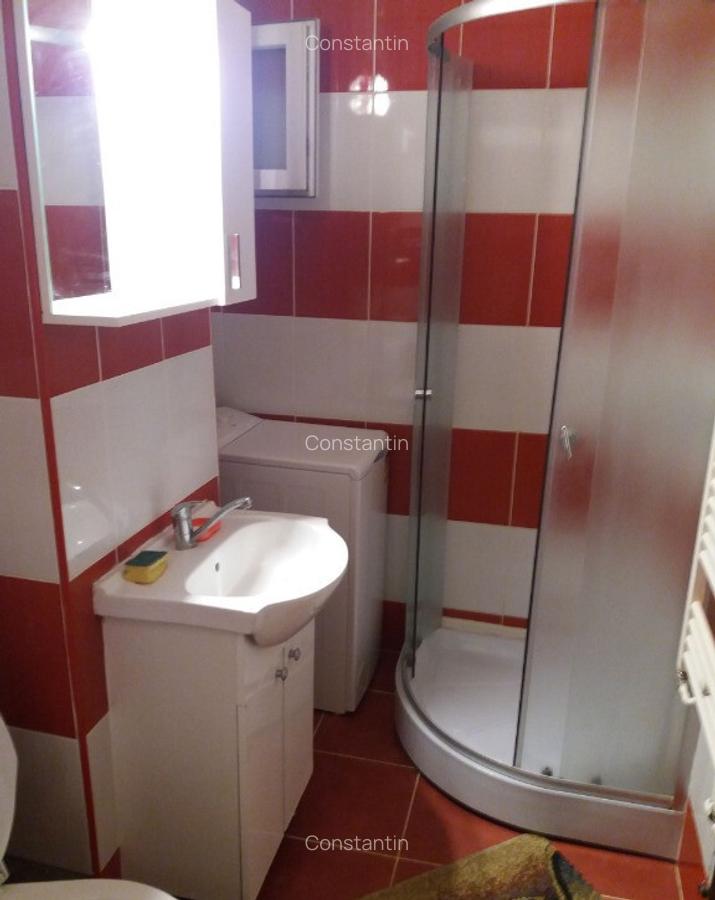 Camera de inchiriat/apartament cu 3 camere Grivitei - 1