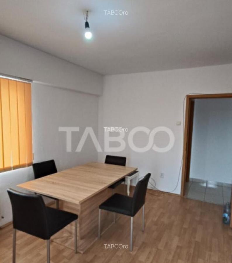 Apartament cu 2 camere de vanzare in Sebes zona centrala - 1