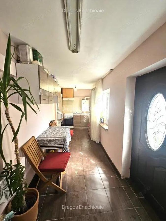 Casa cu teren la pret de apartament in Giulesti-capatul tramvaiului 11 - 17