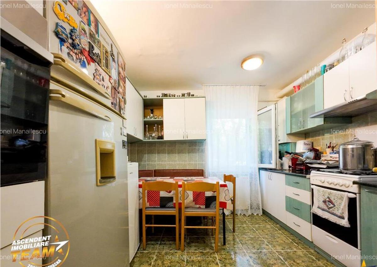 LIVE!Decomandat,pe 4camere,zonare linistita,compozitie frumo - 11