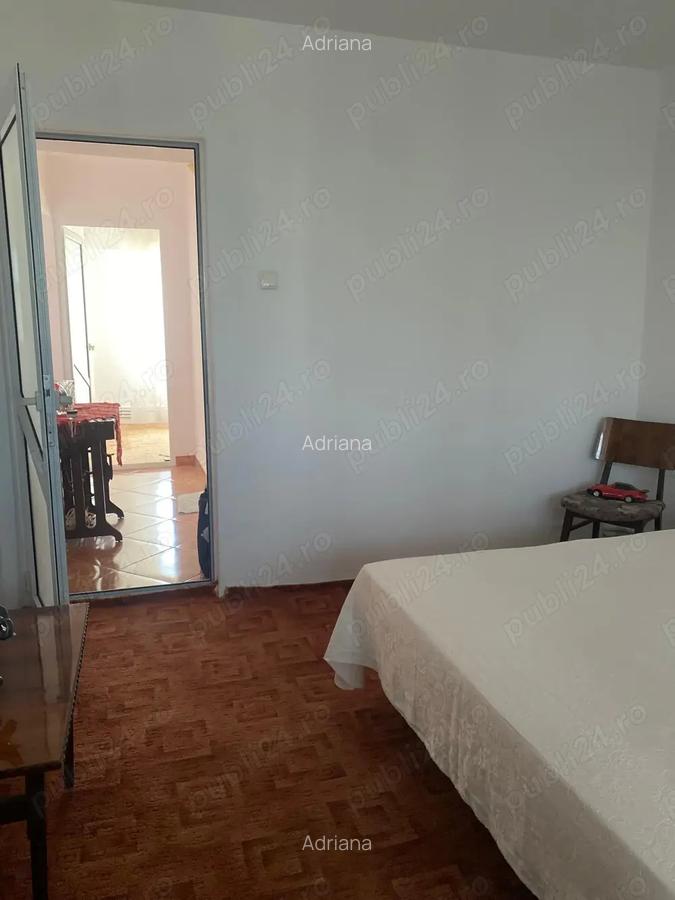 Vanzare apartament 4 camere micro 21 - 2